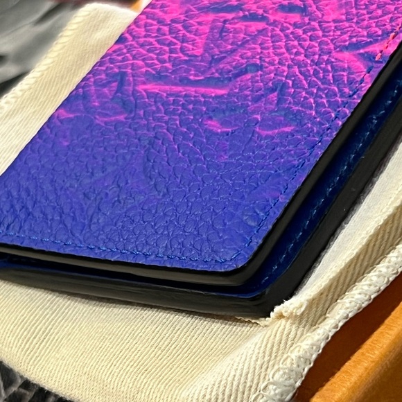 Louis Vuitton Virgil Abloh Taurillon Illusion Pocket Organizer Bleu Rose Wallet - Picture 8 of 16